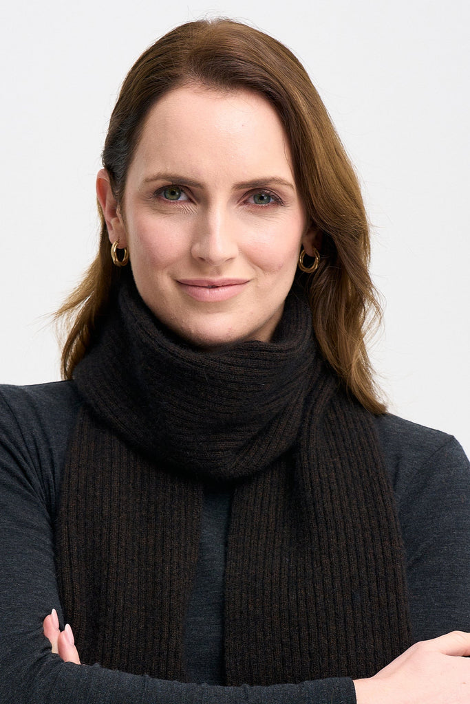 Unisex Ribbed Scarf Chocolate 0578