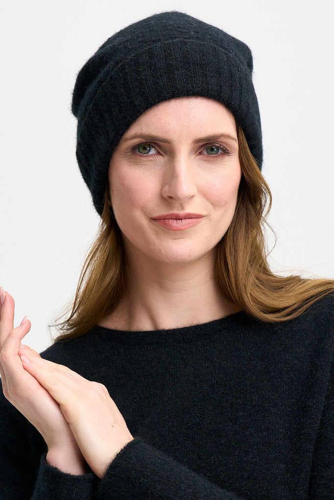 Unisex Merino Mink Slouchy Beanie Jet/Black 0606