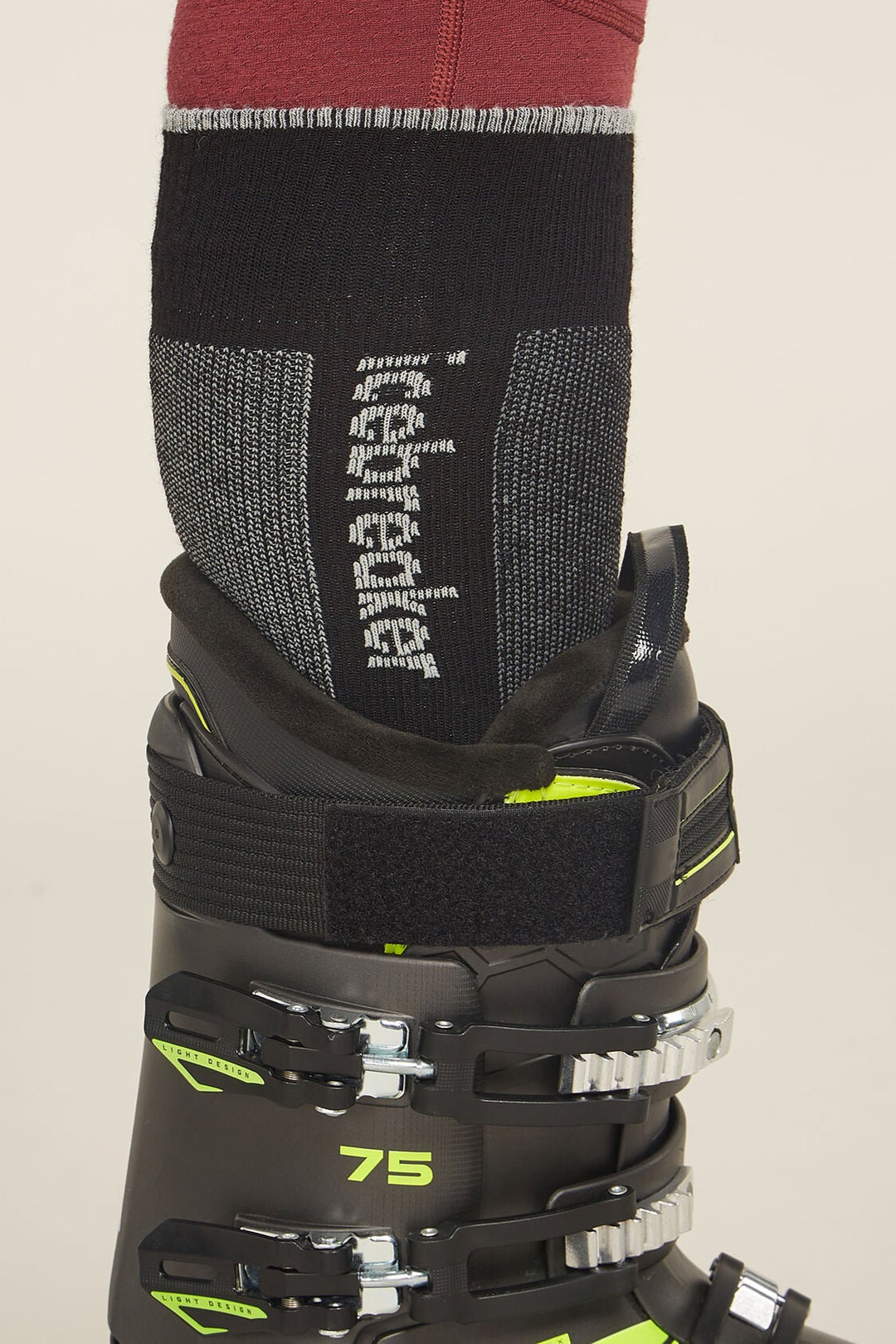 Mens Merino Ski+ Medium Over The Calf Socks Black/Ether 0A573P