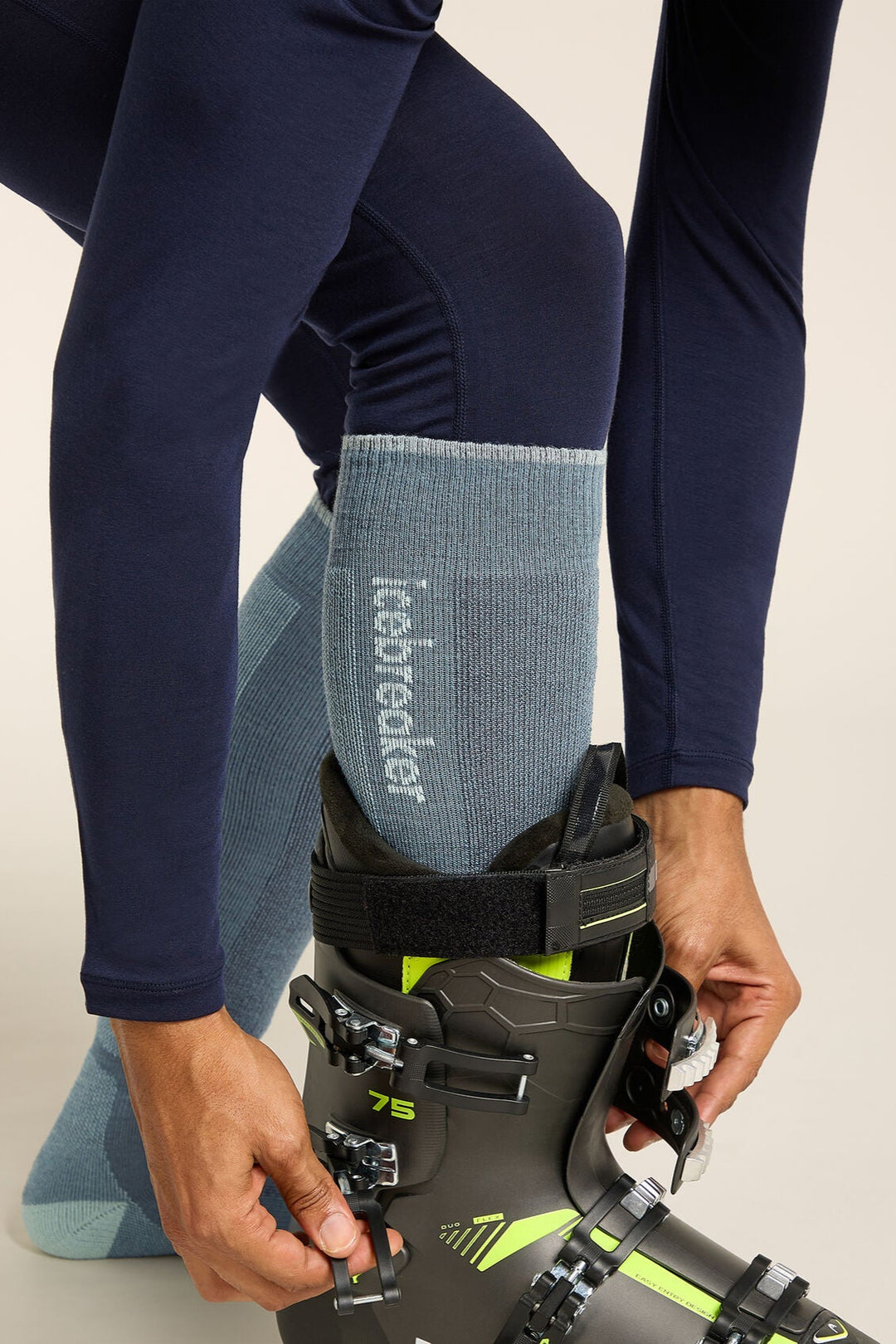 Mens Merino Ski+ Medium Over The Calf Socks Blue Ash/Mint 0A573P