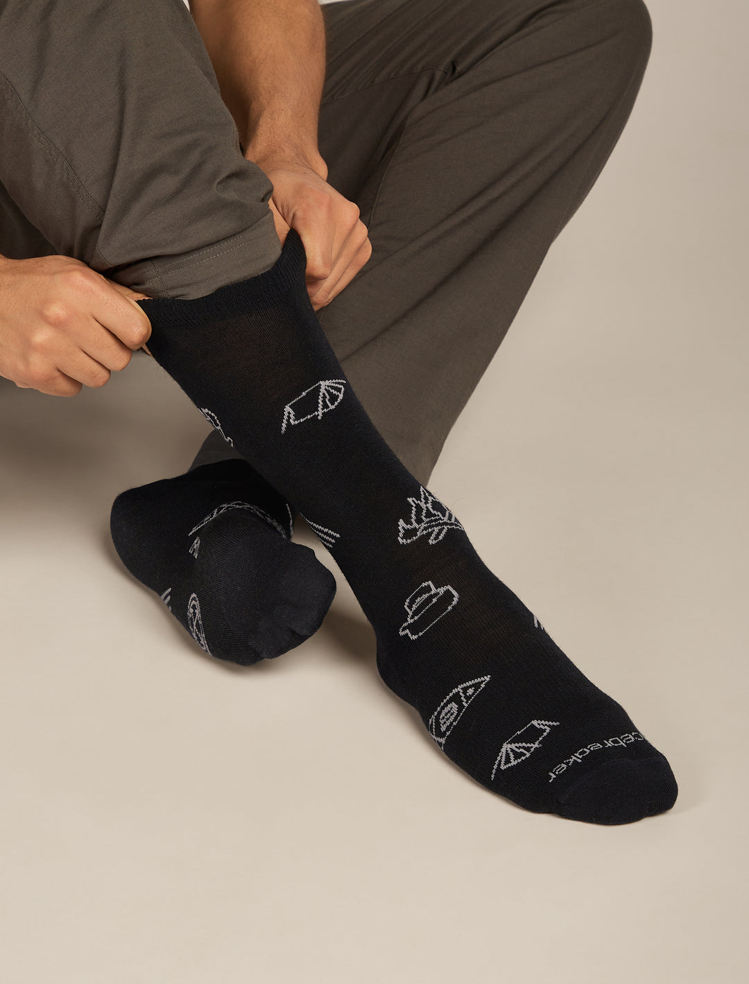 Mens Merino Lifestyle Ultralight Crew Socks Camp Essentials Black/Alloy0A574E