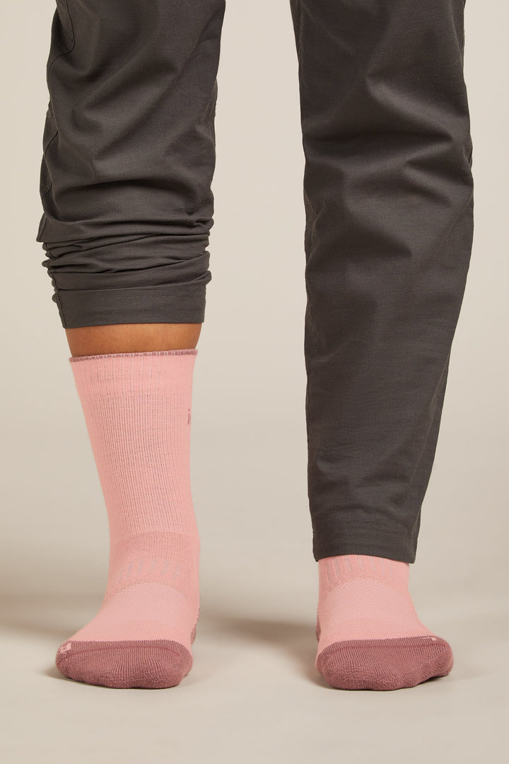 Womens Merino Hike+ Light Crew Socks Blush/Summit  0A578K