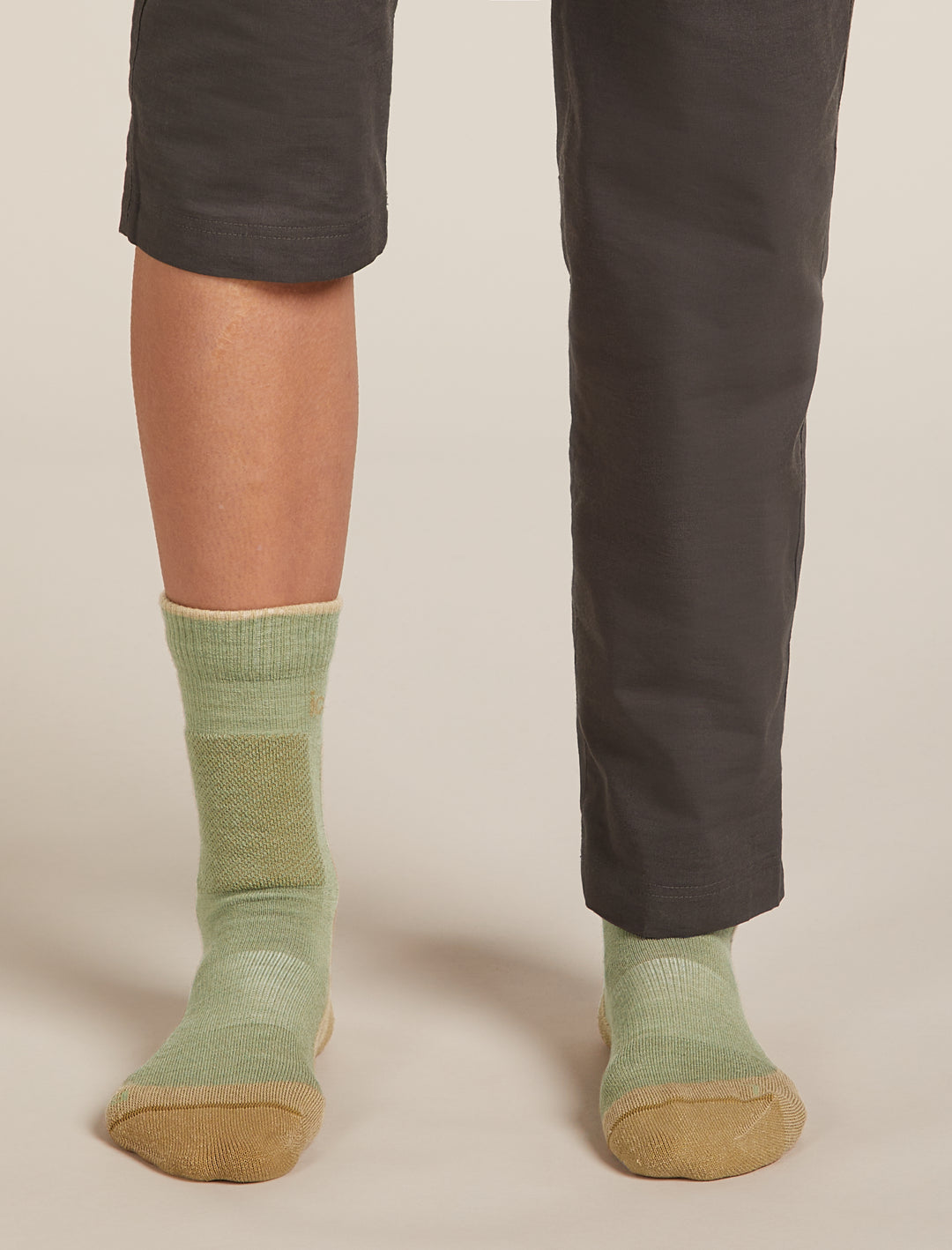 Womens Merino Hike+ Medium Crew Socks Lichen/Sand 0A578I