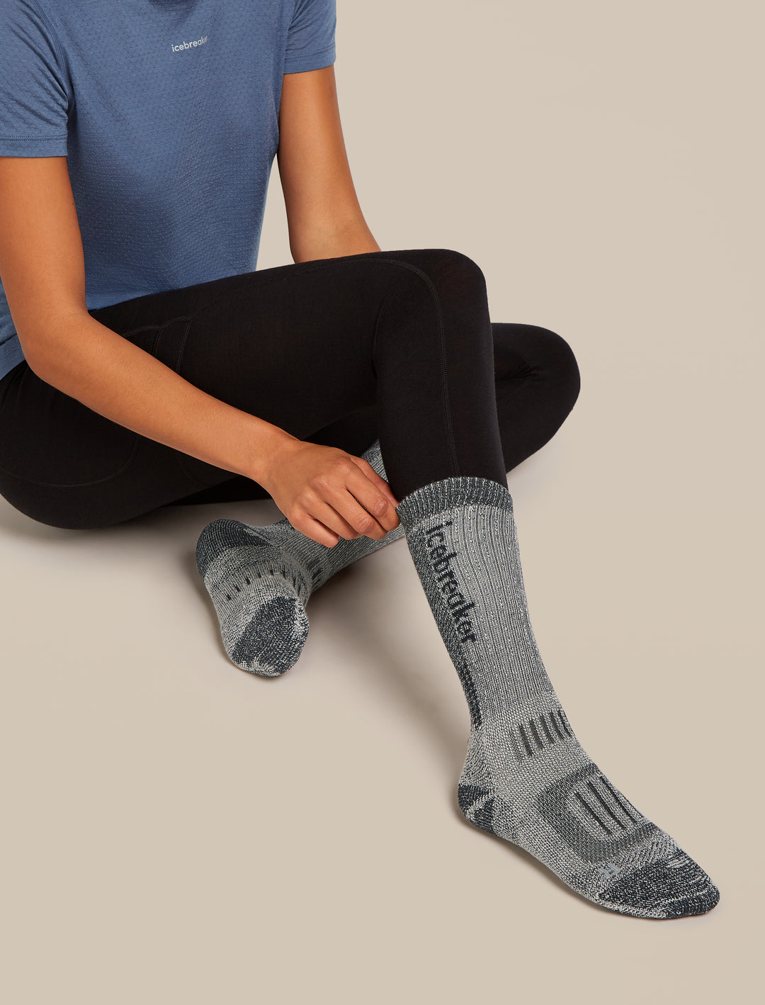 Womens Merino Hike+ Mountaineer Mid Calf Jet Heather/Black  0A57AU