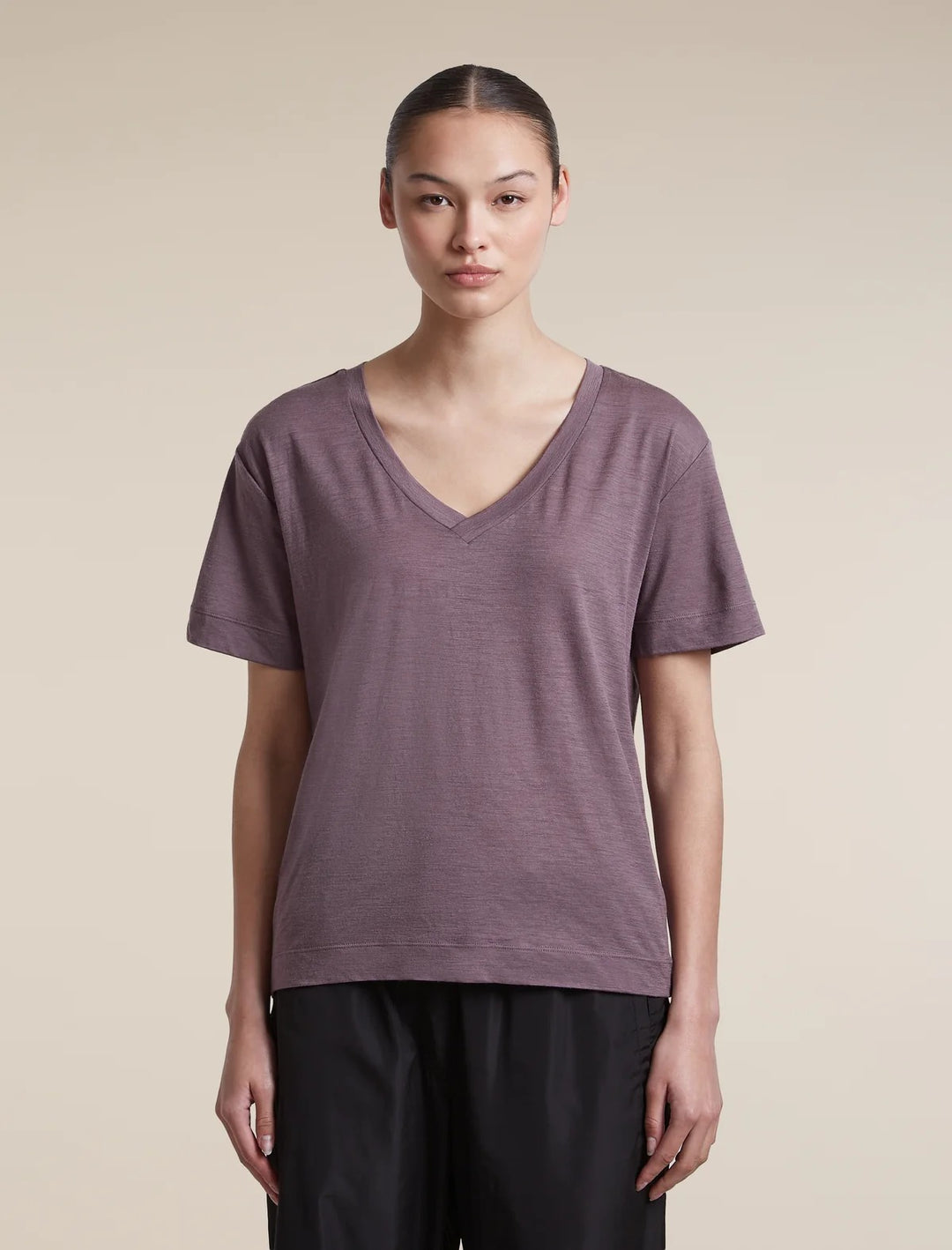 Womens  Merino 150 Tech Lite S S Relaxed V Neck T-Shirt  Grey Plum 0A57GO