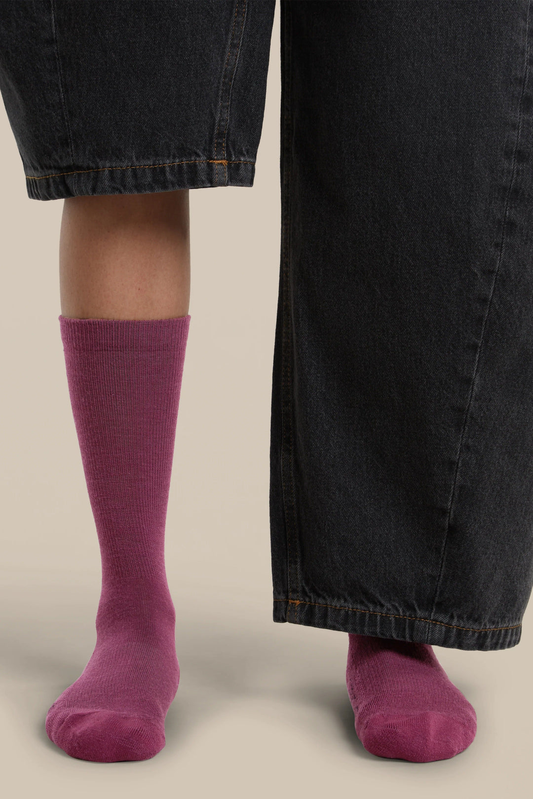 Womens Merino Lifestyle Light Crew Socks Dark Berry IBN313