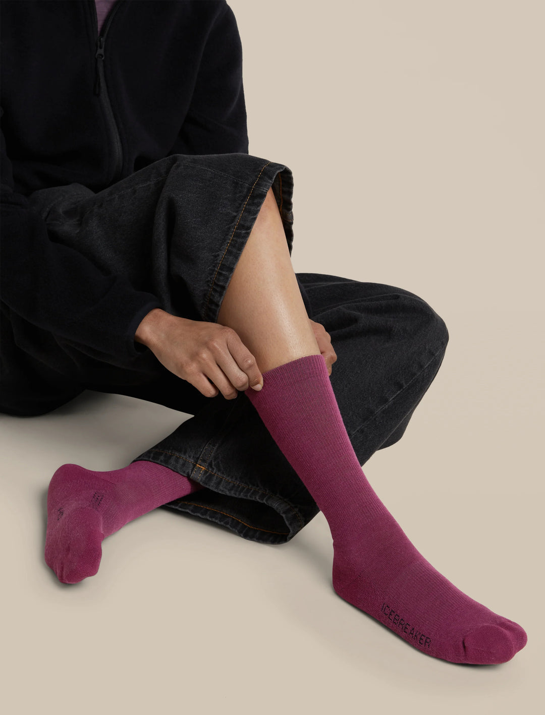 Womens Merino Lifestyle Light Crew Socks Dark Berry IBN313