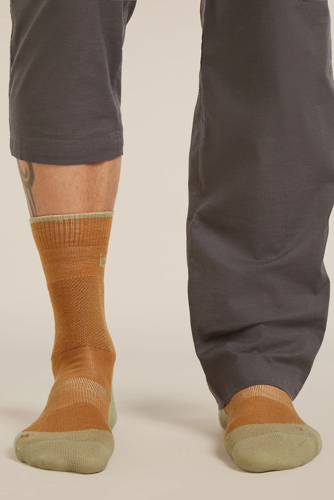 Mens Merino Hike+ Medium Crew Socks Trail/Flagstone 0A578M