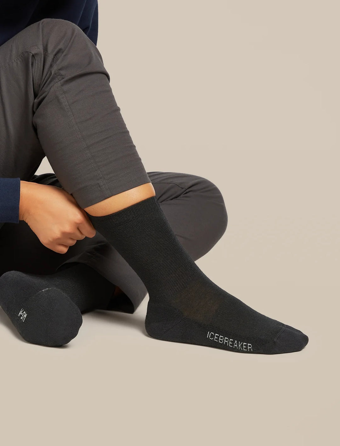 Womens Merino Lifestyle Light Crew Socks Black IBN313