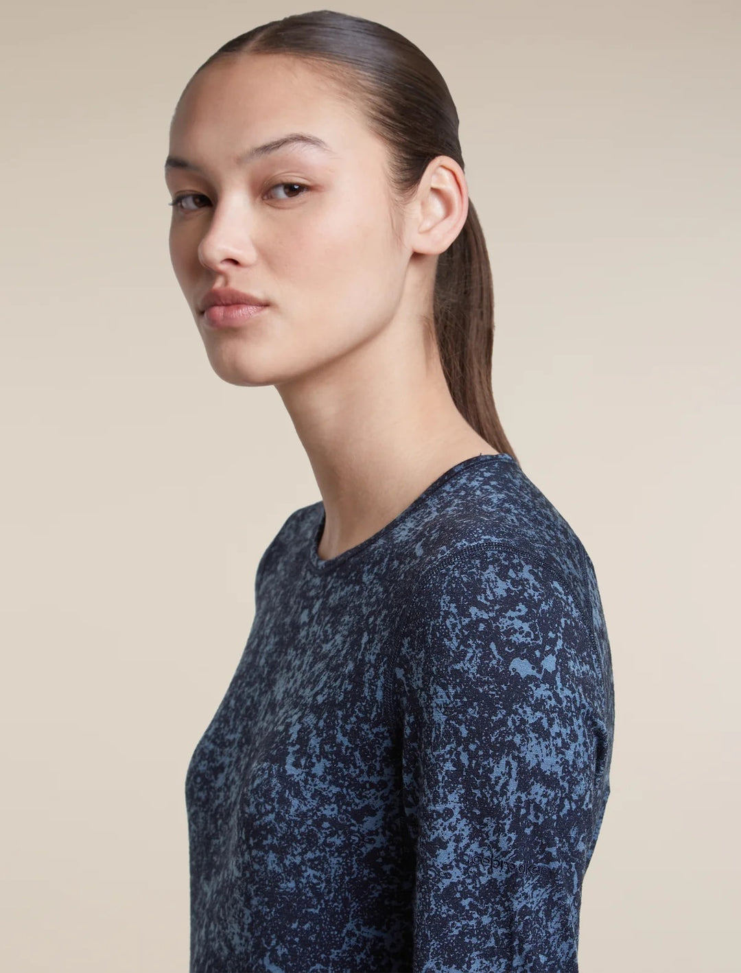 Womens Merino 200 Oasis Long Sleeve Crewe Moss Bloom  Midnight Navy/Dawn/Aop 0A57J1