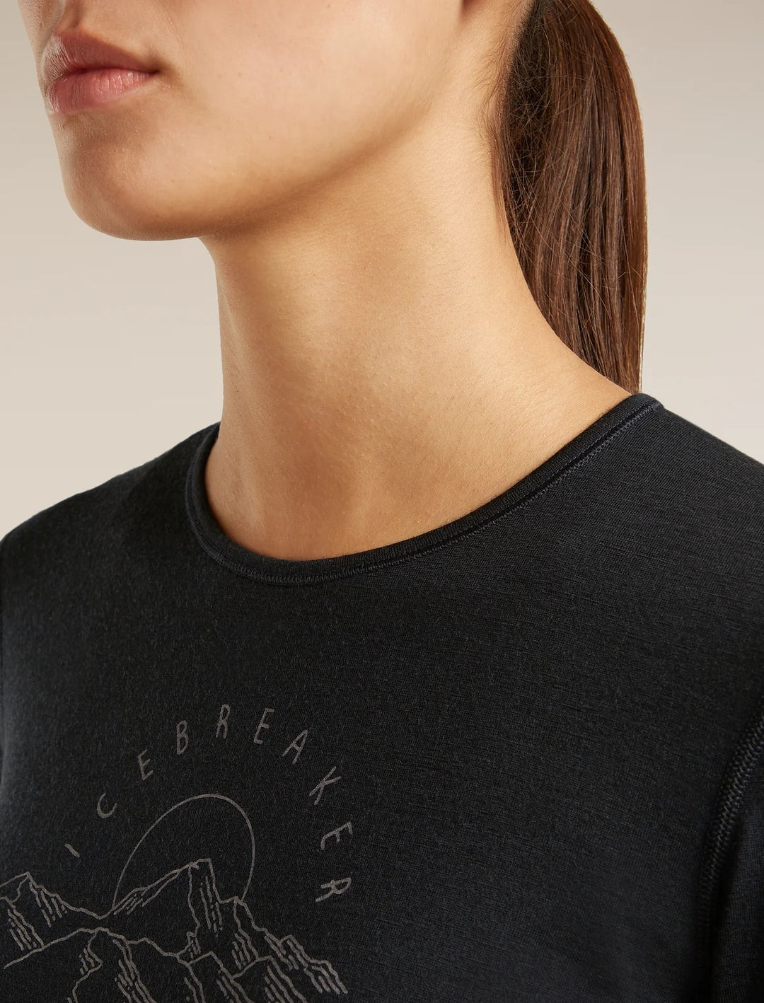 Womens Merino 200 Oasis Long Sleeve Crewe Sunrise Summit  Black  0A57GL