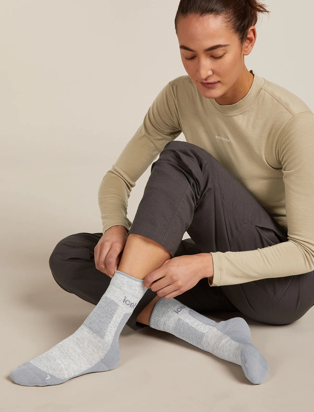 Womens Merino Hike+ Medium Crew Socks Blizzard /Heather/ Alloy 0A578I